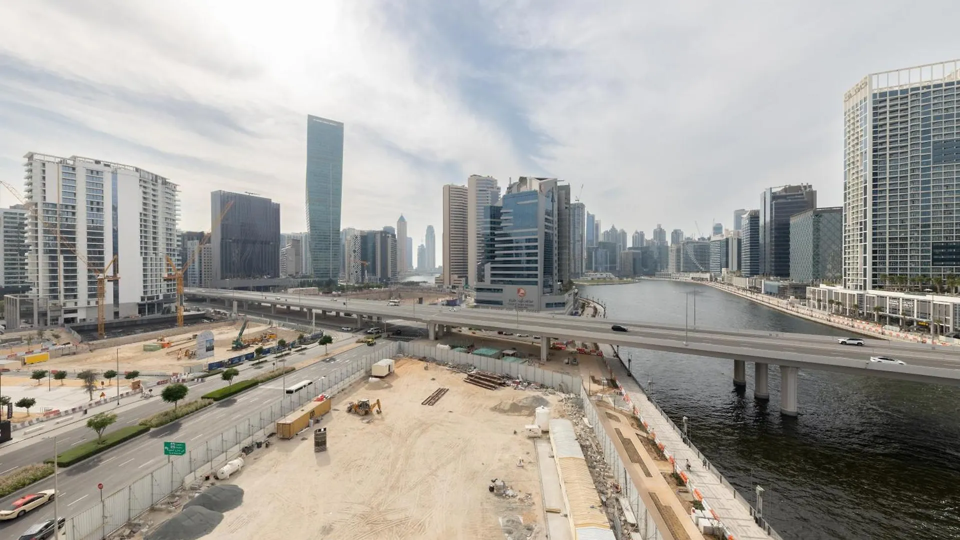 Canal View, Partial Burj Khalifa View, Brand New Dubai Apartment
